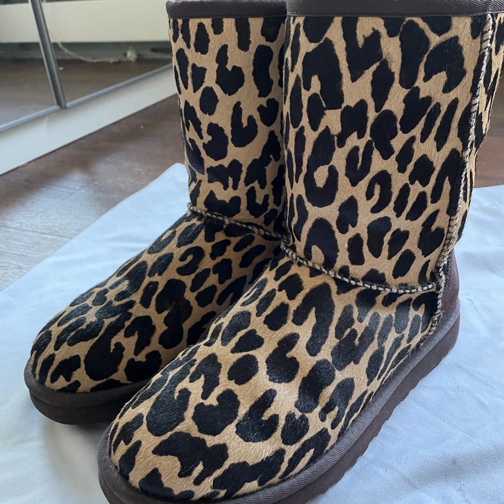 Classic Short Cheetah Print Ugg Boots